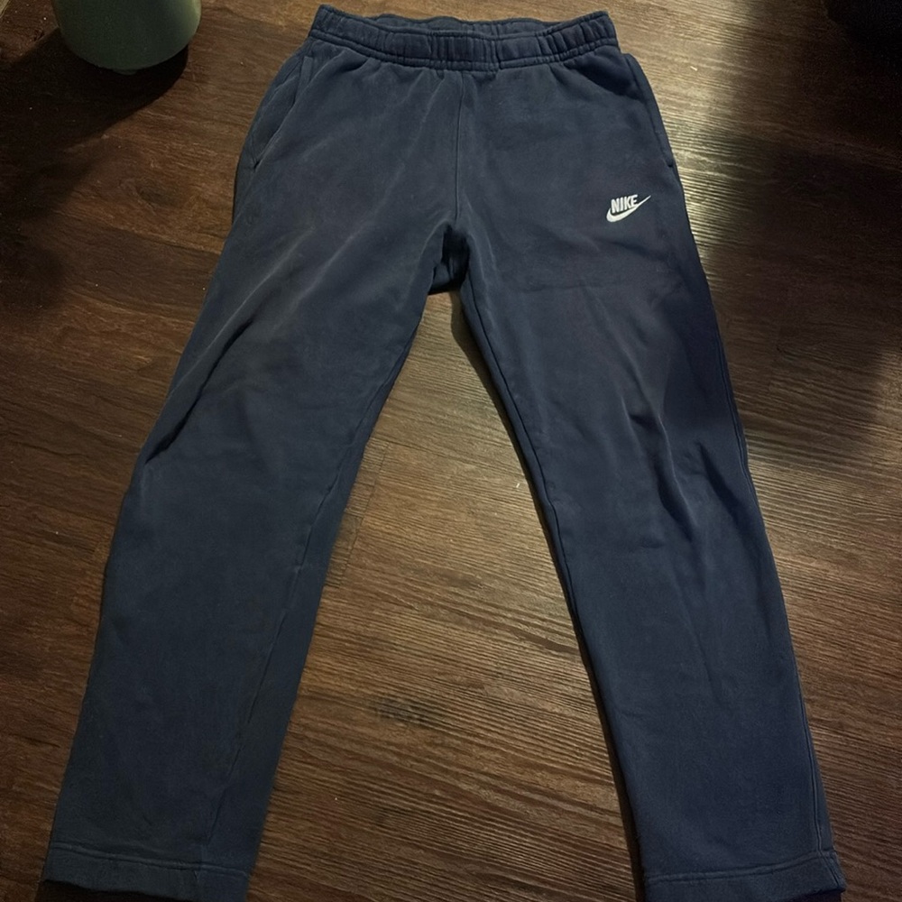 Men’s Straight Legged Nike Sweatpants